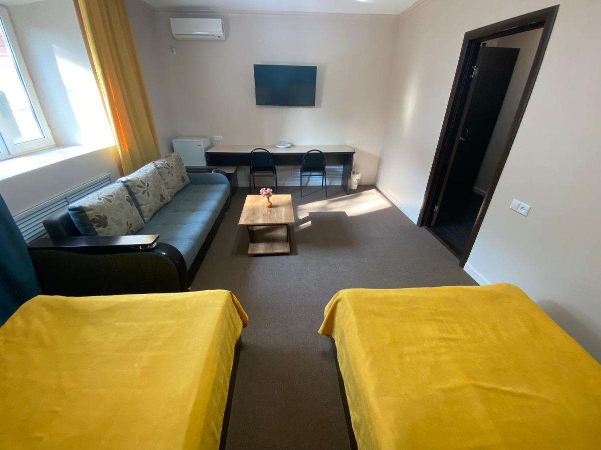 Ulpan Mini Hotel Astana Eksteriør bilde